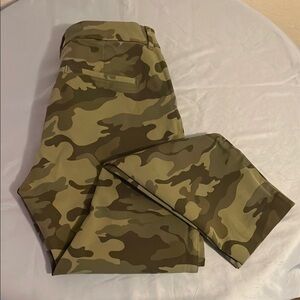 Old Navy Green and Brown Straight Leg Camouflage Pants